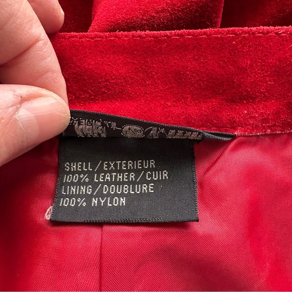 Vintage Red Suede Mini Skirt – Women’s Size 13/14 on tag. More like XS - Picture 6 of 8